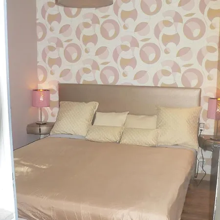 Apartment Centre: Cozy Near St Lambert Station *