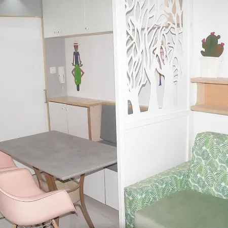 Apartment Centre: Cozy Near St Lambert Station *