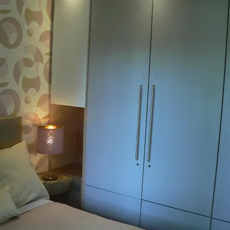Apartment Centre: Cozy Near St Lambert Station *